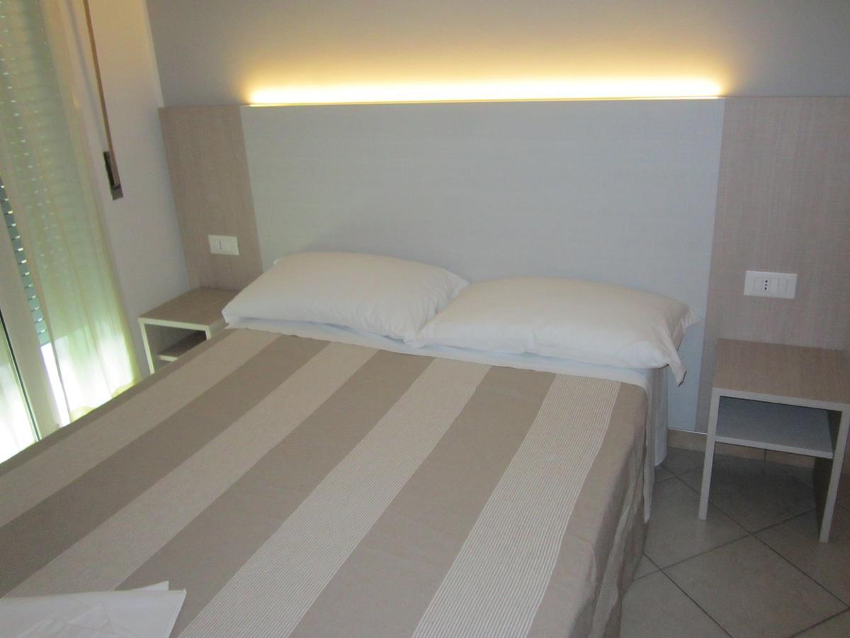 Hotel Andrea'S Rimini Exterior photo