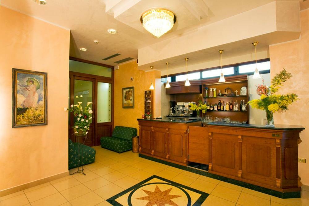 Hotel Andrea'S Rimini Exterior photo