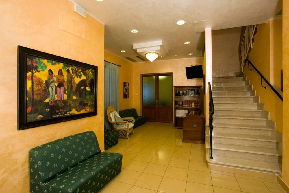 Hotel Andrea'S Rimini Exterior photo