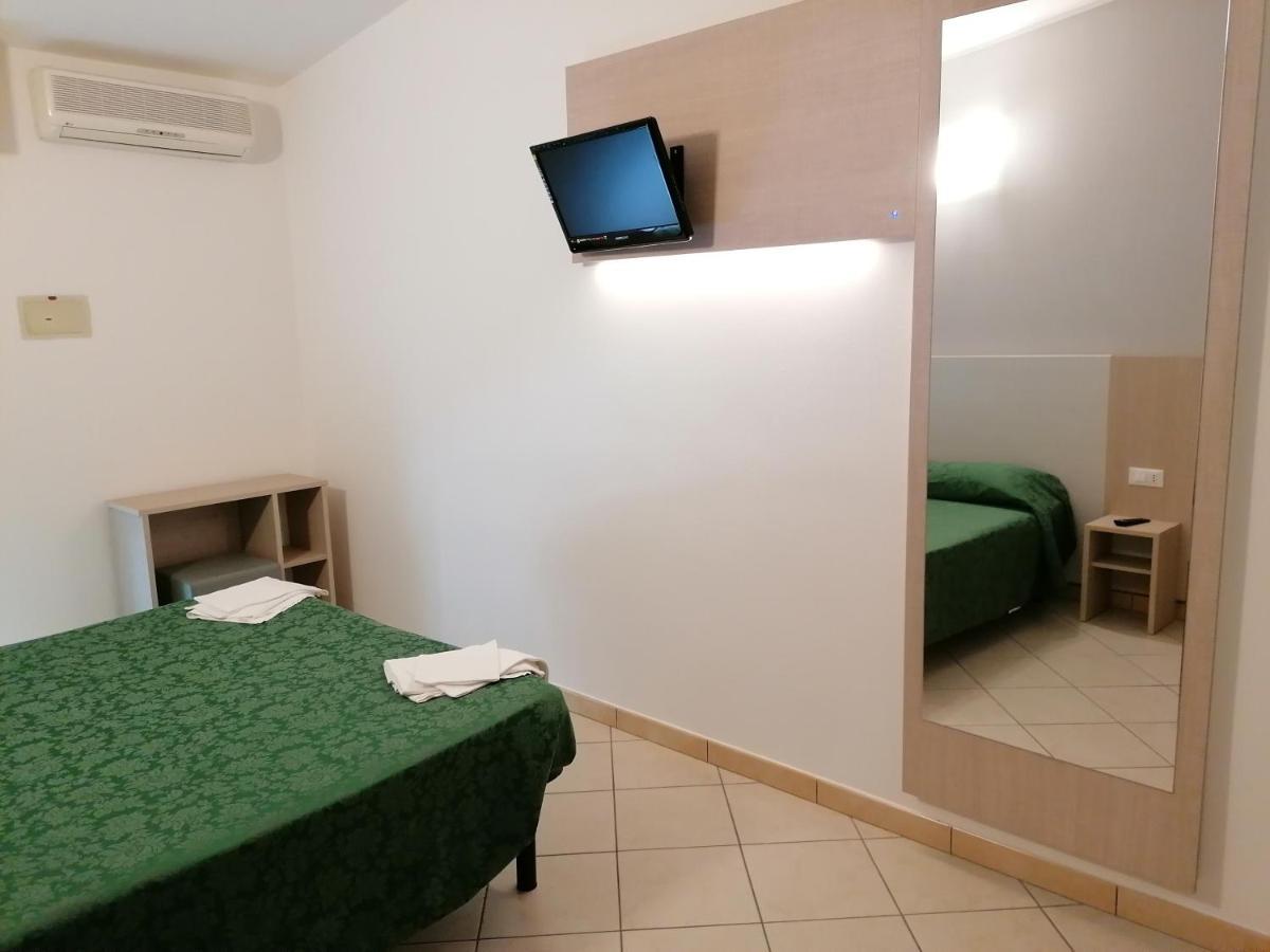 Hotel Andrea'S Rimini Exterior photo